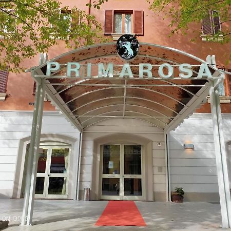 Hotel Primarosa 萨尔索马焦雷泰尔梅 外观 照片